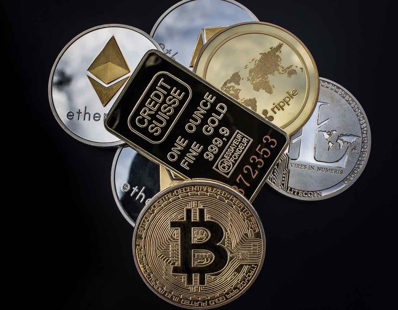 In Times of Geopolitical Turmoil, Gold Should ‘Vastly Outperform’ Bitcoin, Says Jared Dillian